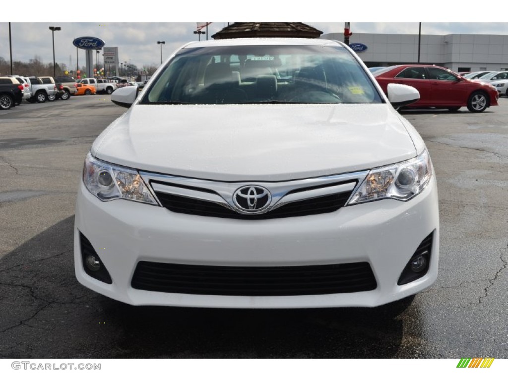 2014 Camry LE - Super White / Ivory photo #4