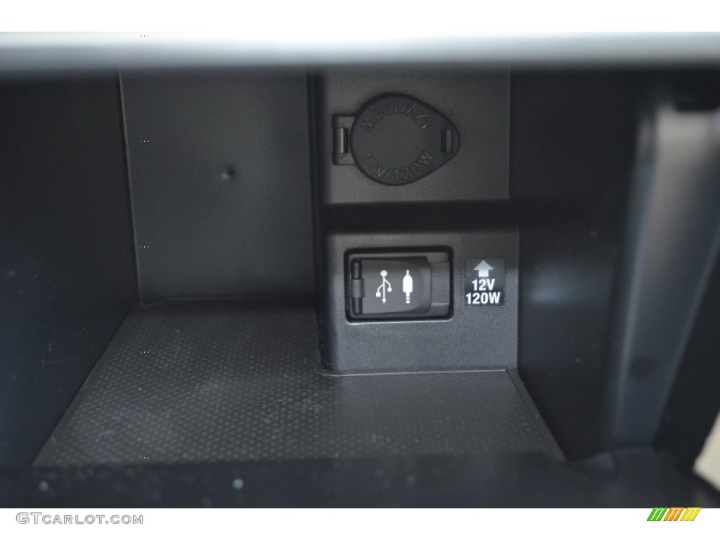2014 Camry LE - Super White / Ivory photo #15