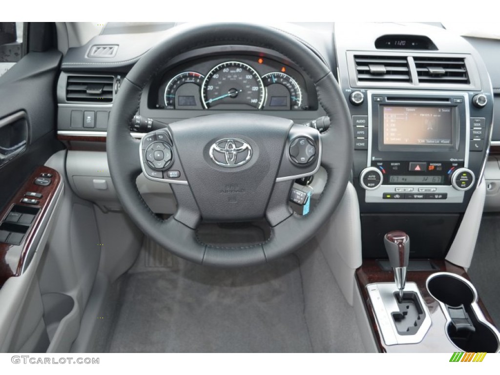 2014 Camry XLE - Cypress Pearl / Ash photo #11