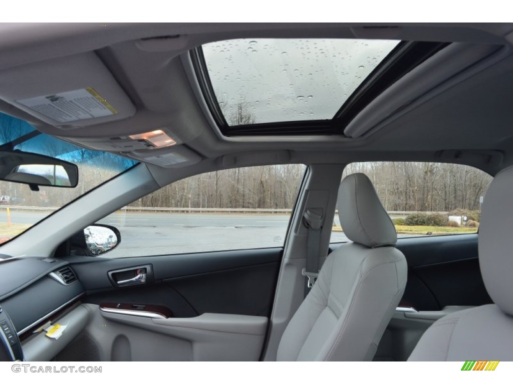 2014 Camry XLE - Cypress Pearl / Ash photo #12