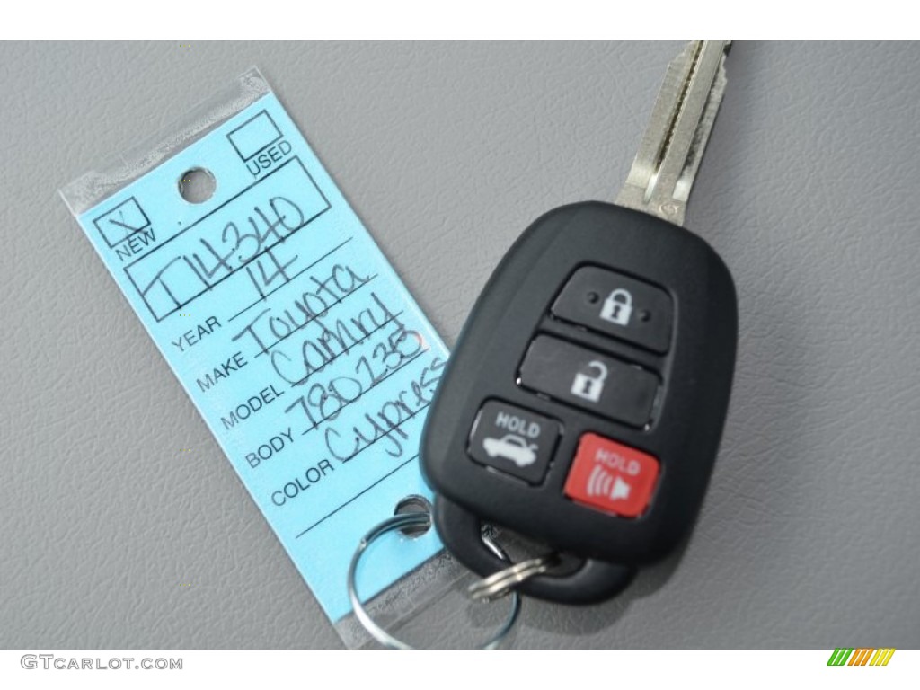 2014 Camry XLE - Cypress Pearl / Ash photo #22