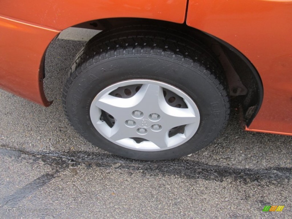 2004 Cavalier Sedan - Sunburst Orange / Graphite photo #3