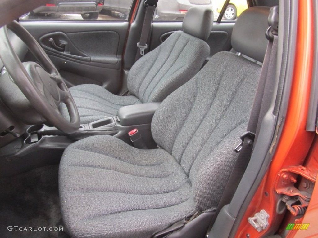 2004 Cavalier Sedan - Sunburst Orange / Graphite photo #11