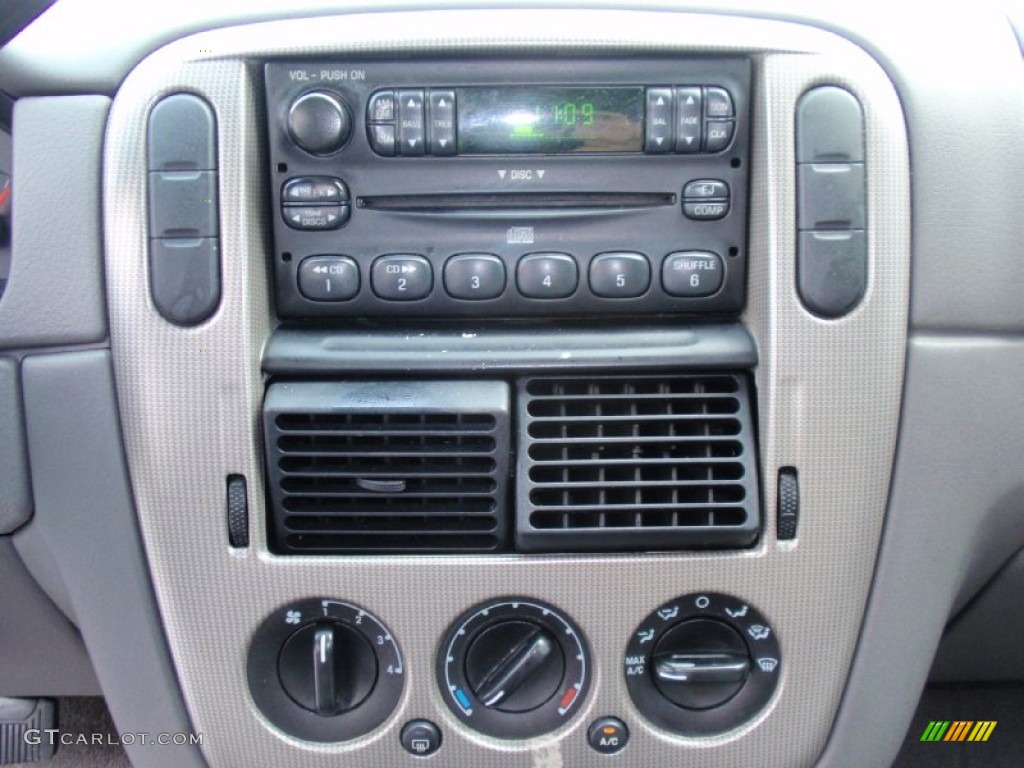 2004 Explorer XLT - Black / Medium Parchment photo #50