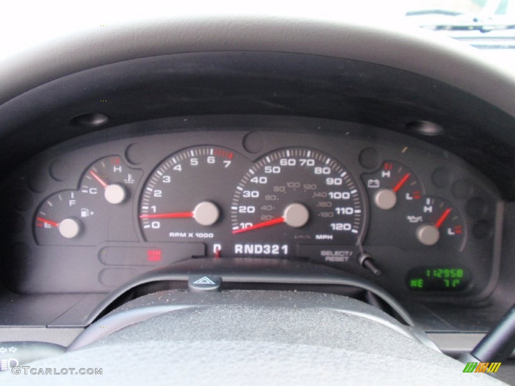 2004 Explorer XLT - Black / Medium Parchment photo #52