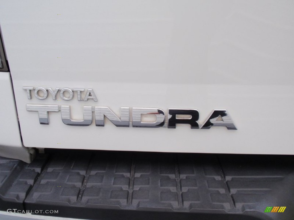 2008 Tundra SR5 Double Cab 4x4 - Super White / Graphite Gray photo #19