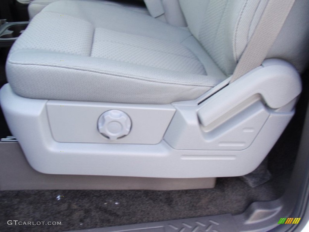 2014 F150 XL Regular Cab - Oxford White / Steel Grey photo #28
