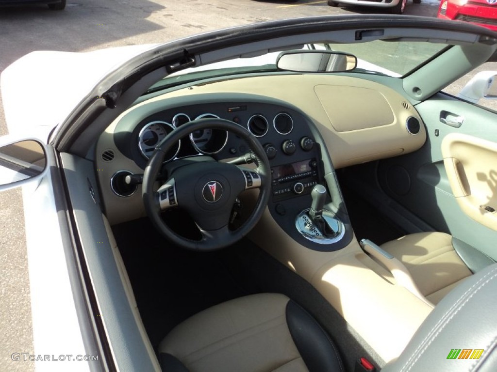 Steel/Sand Interior 2007 Pontiac Solstice Roadster Photo #90741226