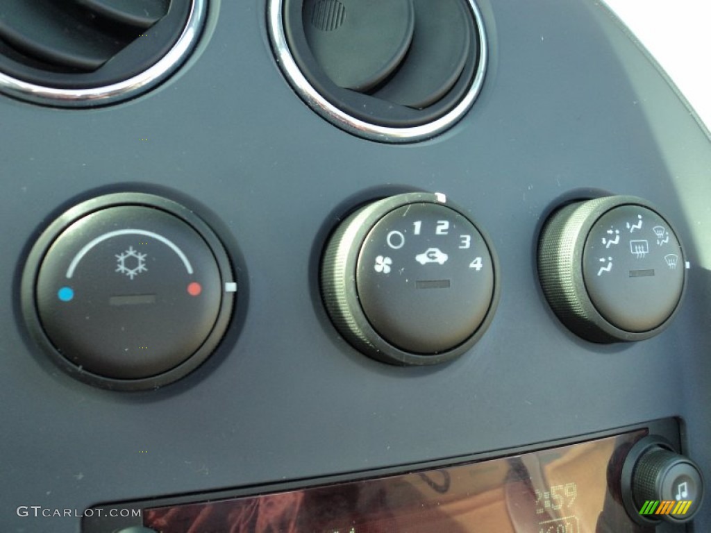 2007 Pontiac Solstice Roadster Controls Photo #90741286