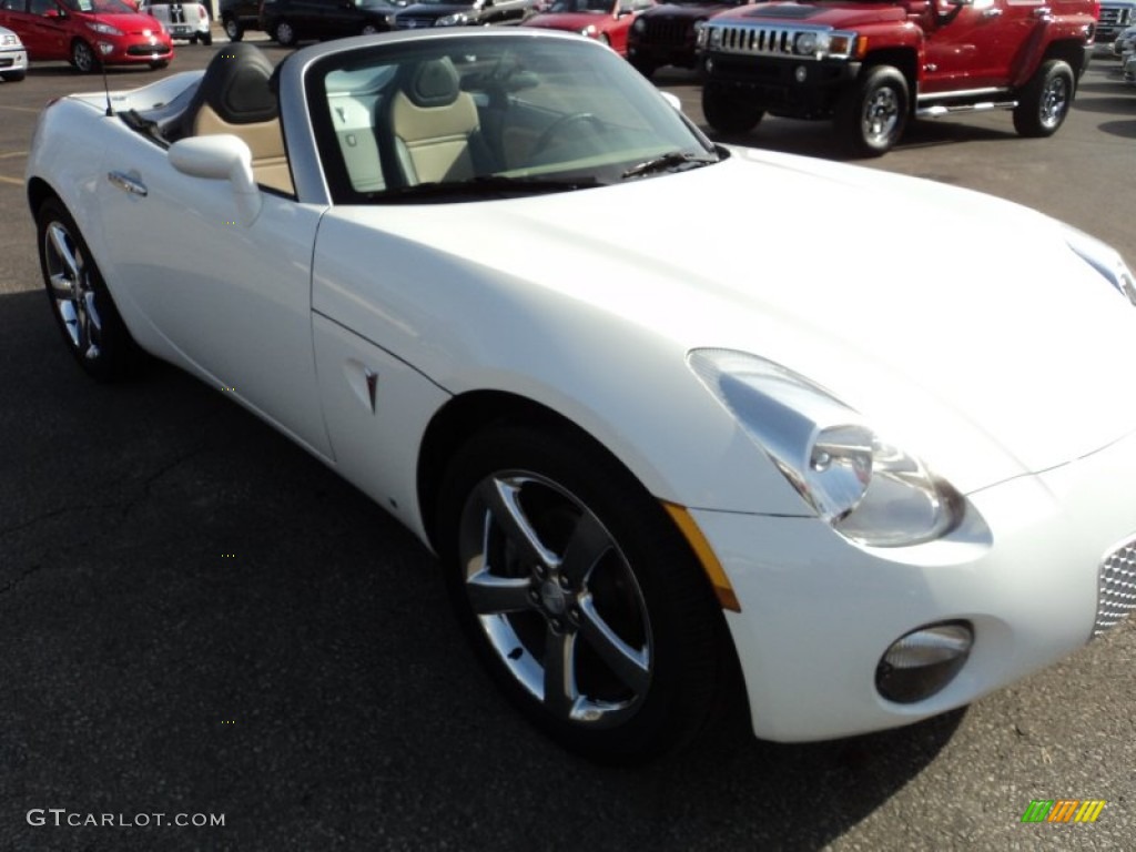 2007 Solstice Roadster - Pure White / Steel/Sand photo #16