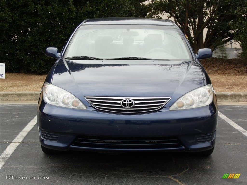 2006 Camry LE - Indigo Ink Pearl / Stone Gray photo #26
