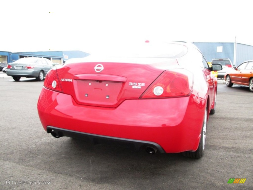 2008 Altima 3.5 SE Coupe - Code Red Metallic / Charcoal photo #26