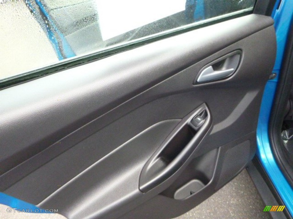 2014 Focus SE Sedan - Blue Candy / Charcoal Black photo #18