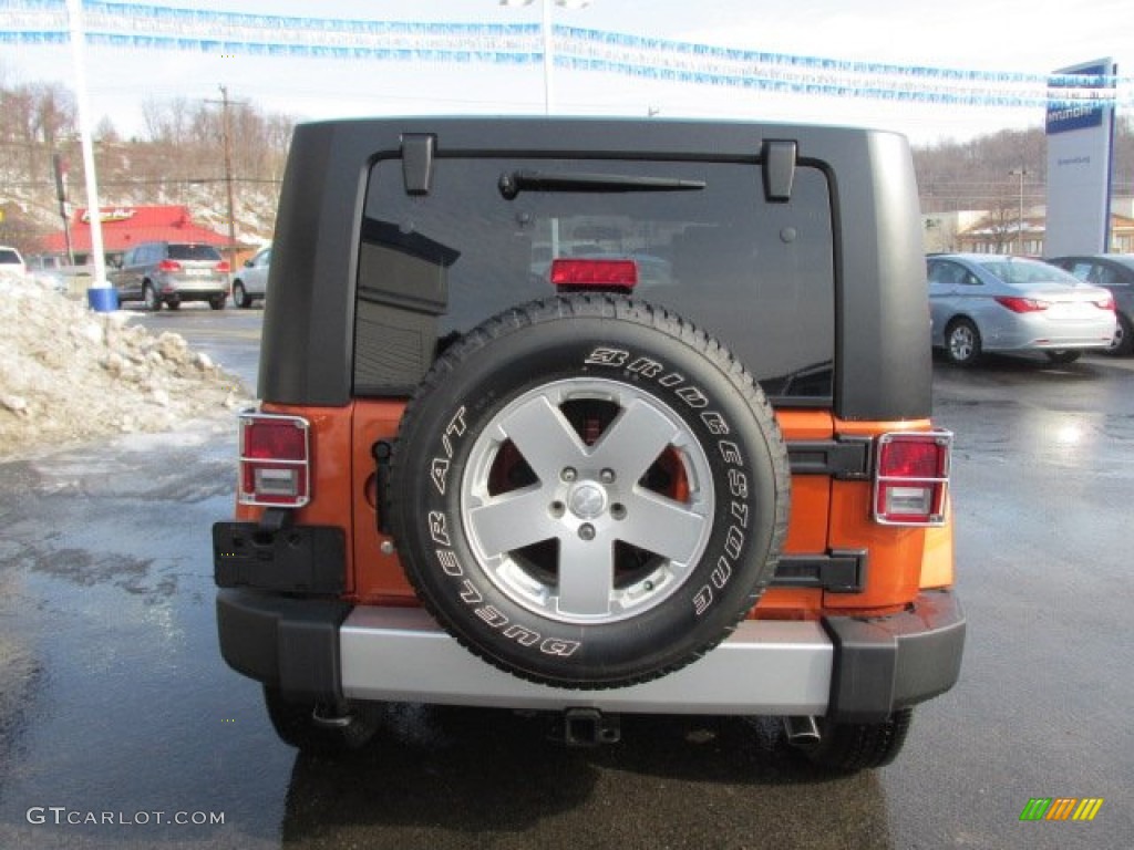 2010 Wrangler Unlimited Sahara 4x4 - Mango Tango Pearl / Dark Slate Gray/Medium Slate Gray photo #8