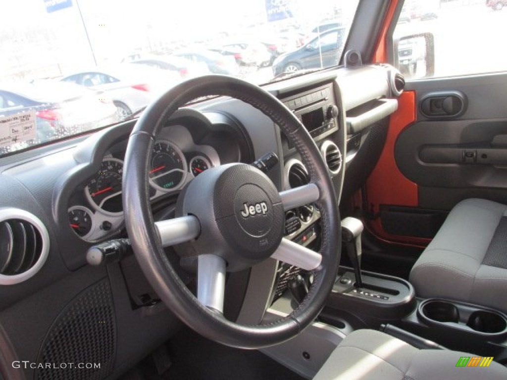 2010 Wrangler Unlimited Sahara 4x4 - Mango Tango Pearl / Dark Slate Gray/Medium Slate Gray photo #12