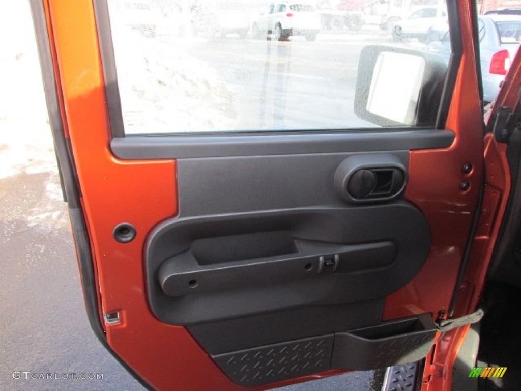 2010 Wrangler Unlimited Sahara 4x4 - Mango Tango Pearl / Dark Slate Gray/Medium Slate Gray photo #13