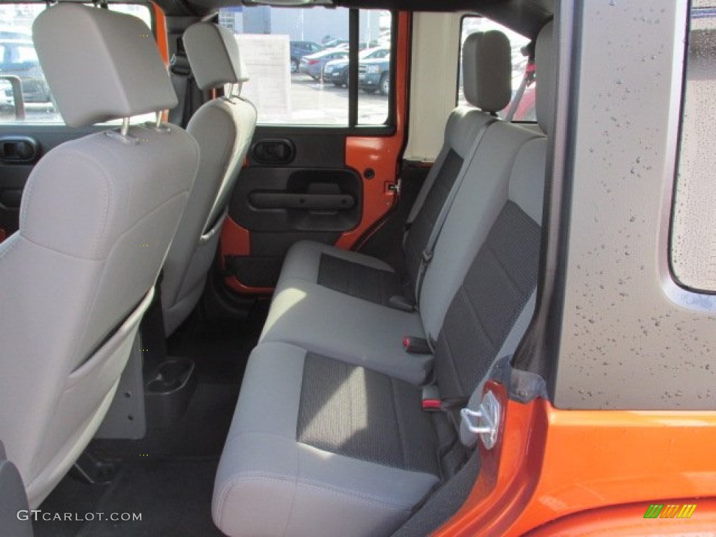 2010 Wrangler Unlimited Sahara 4x4 - Mango Tango Pearl / Dark Slate Gray/Medium Slate Gray photo #20