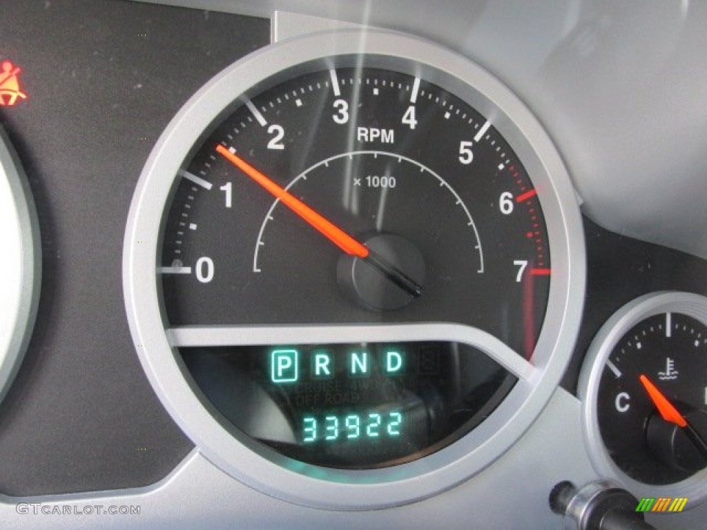 2010 Wrangler Unlimited Sahara 4x4 - Mango Tango Pearl / Dark Slate Gray/Medium Slate Gray photo #25