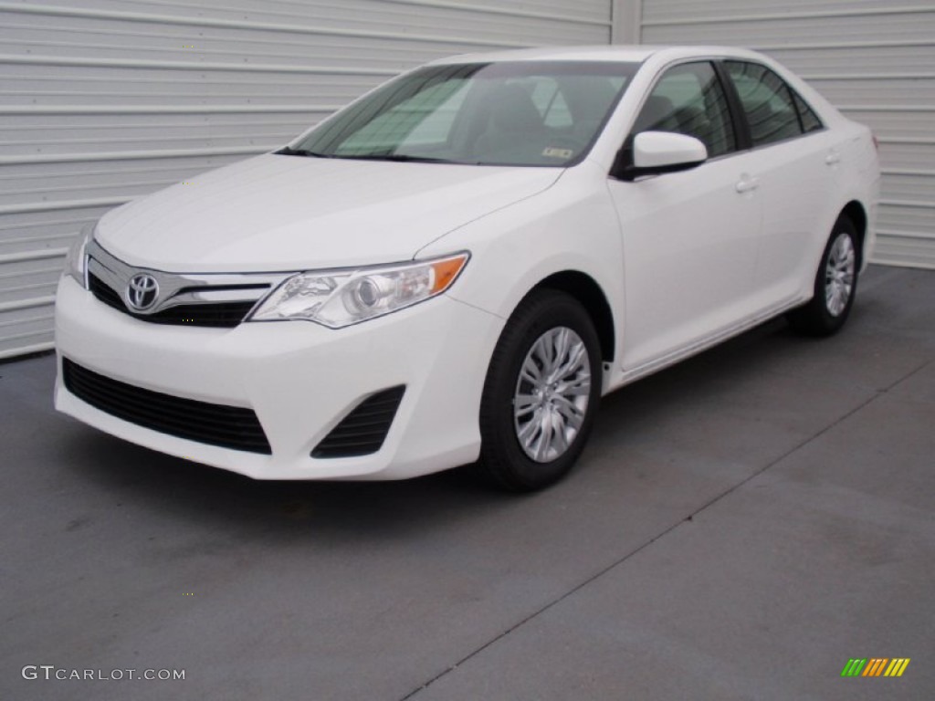 Super White 2014 Toyota Camry LE Exterior Photo #90782199