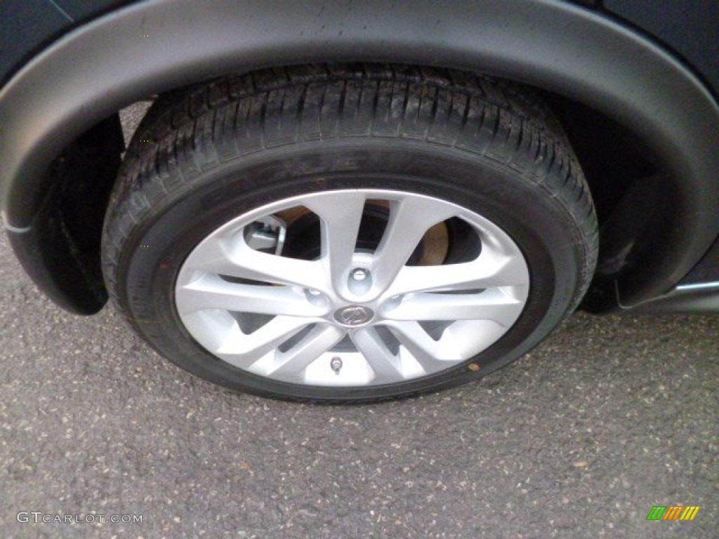 2014 Nissan Juke SV AWD Wheel Photos
