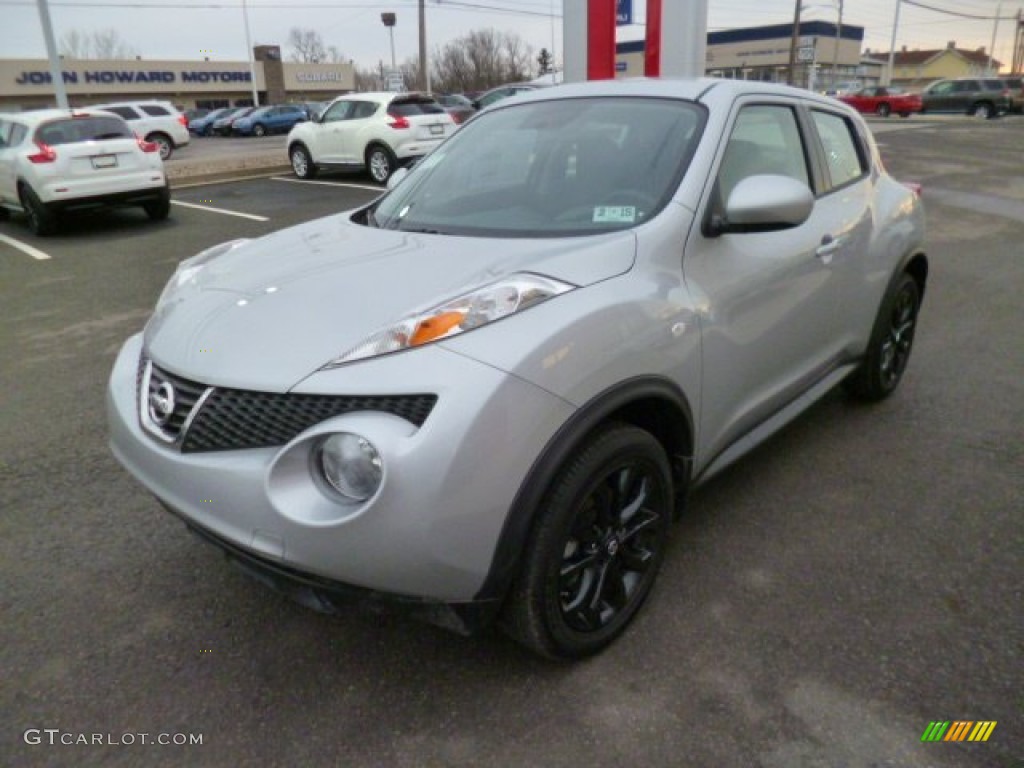 Brilliant Silver 2014 Nissan Juke S AWD Exterior Photo #90785049