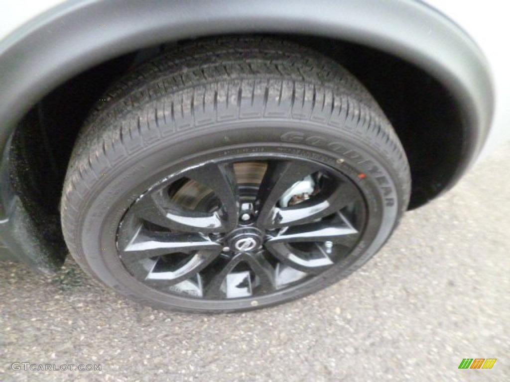 2014 Nissan Juke S AWD Wheel Photos
