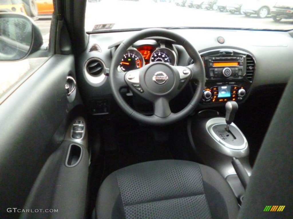 2014 Juke SV AWD - Graphite Blue / Black photo #15
