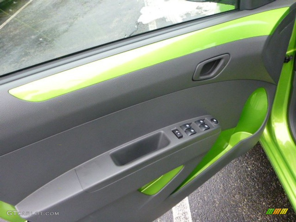 2014 Spark LT - Jalapeno / Silver/Green photo #14