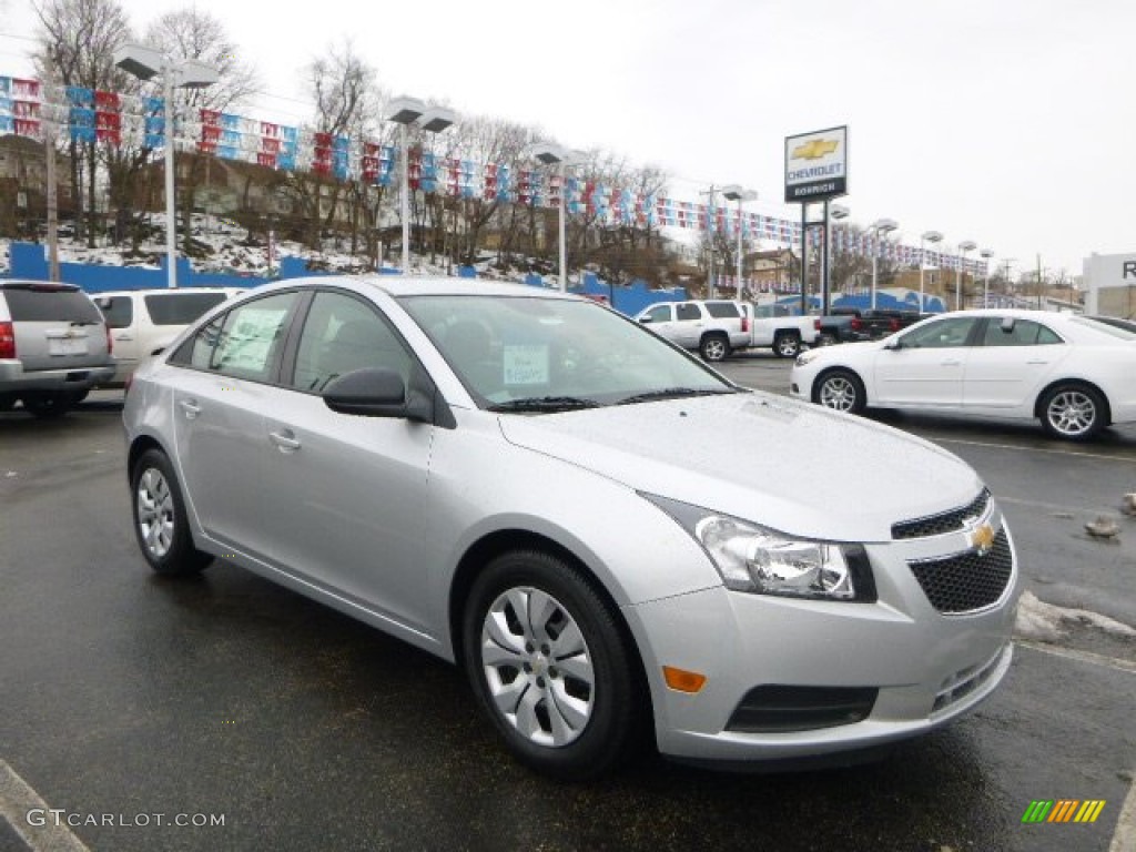 2014 Cruze LS - Silver Ice Metallic / Jet Black/Medium Titanium photo #1