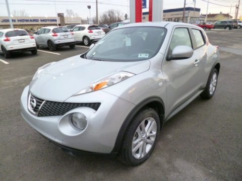 2014 Nissan Juke S Data, Info and Specs
