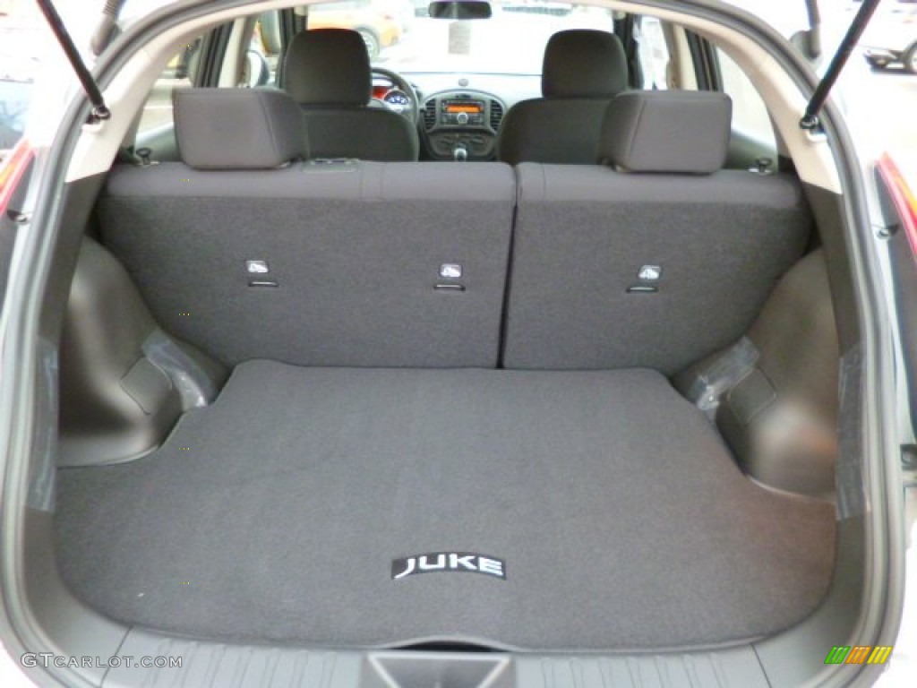2014 Nissan Juke S Trunk Photos