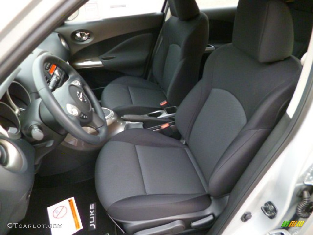 2014 Nissan Juke S Front Seat Photos