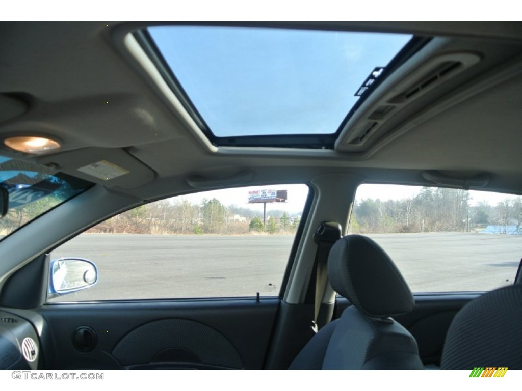 2006 Aveo LT Hatchback - Bright Blue / Charcoal photo #12
