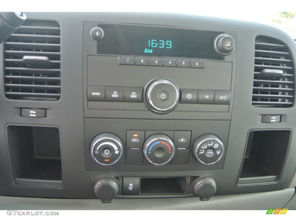 2014 Chevrolet Silverado 2500HD WT Crew Cab Utlity Truck Controls Photo #90787838