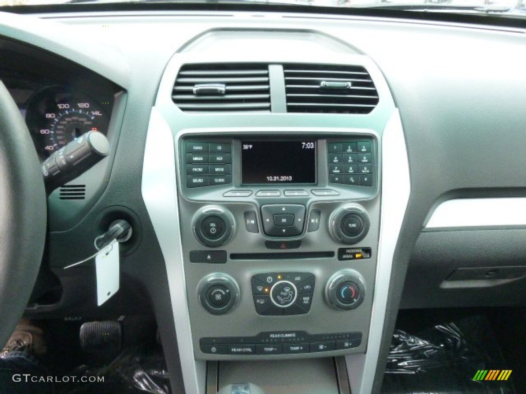 2014 Explorer XLT 4WD - Sterling Gray / Charcoal Black photo #16
