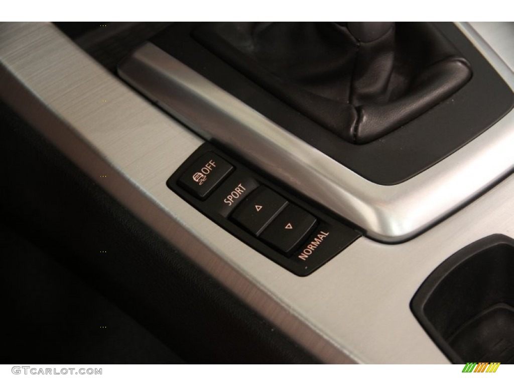 2009 BMW Z4 sDrive35i Roadster Controls Photo #90797292