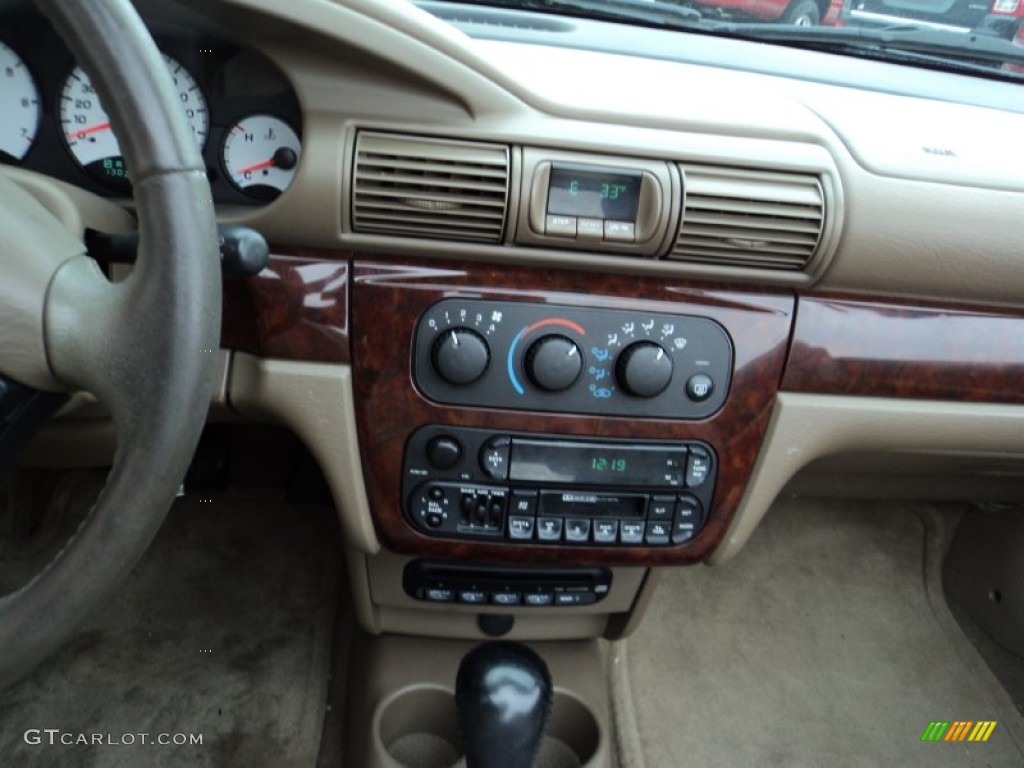 2002 Chrysler Sebring LXi Convertible Controls Photo #90801843