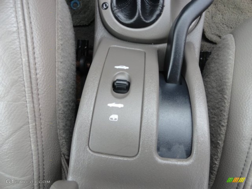 2002 Sebring LXi Convertible - Brilliant Silver Metallic / Sandstone photo #10