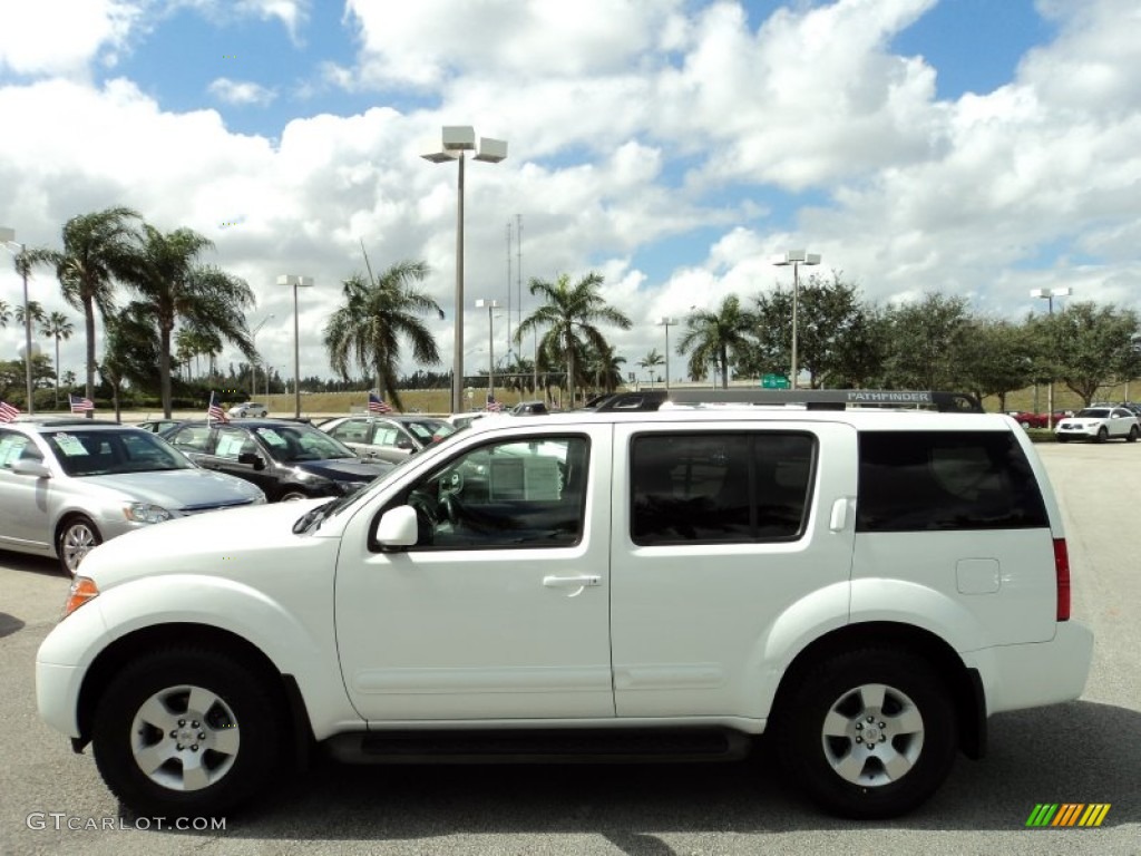 2007 Pathfinder SE - Avalanche White / Graphite photo #12