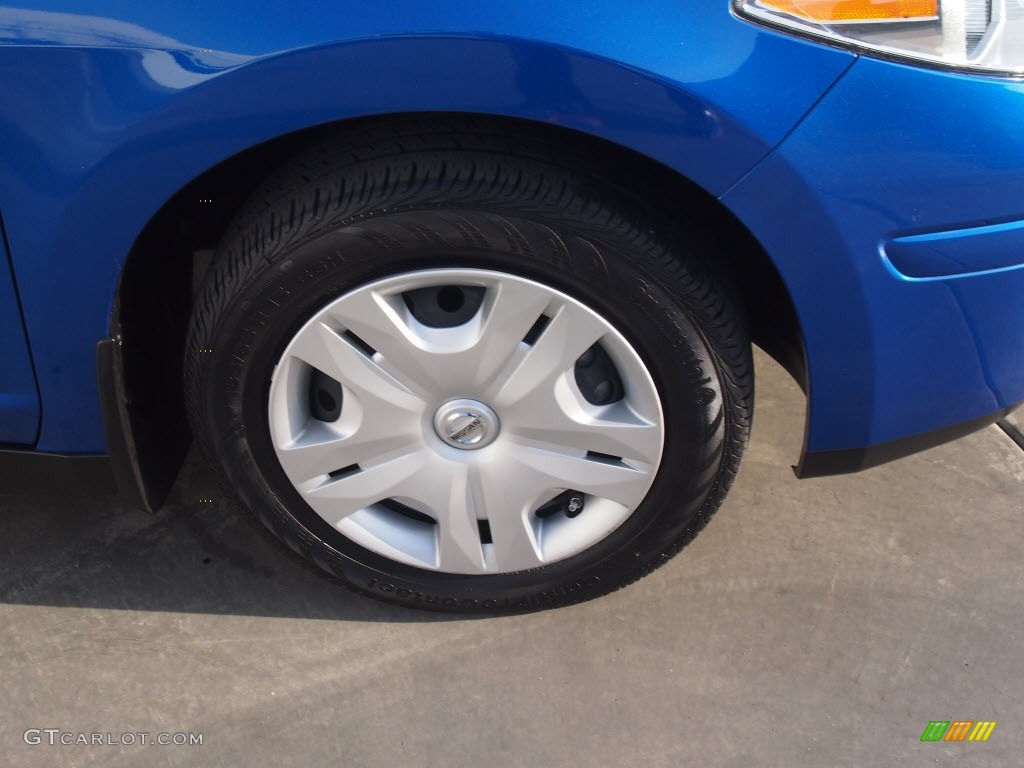 2011 Versa 1.8 S Hatchback - Metallic Blue / Charcoal photo #2