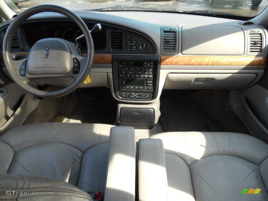 2002 Lincoln Continental Standard Continental Model Dashboard Photos