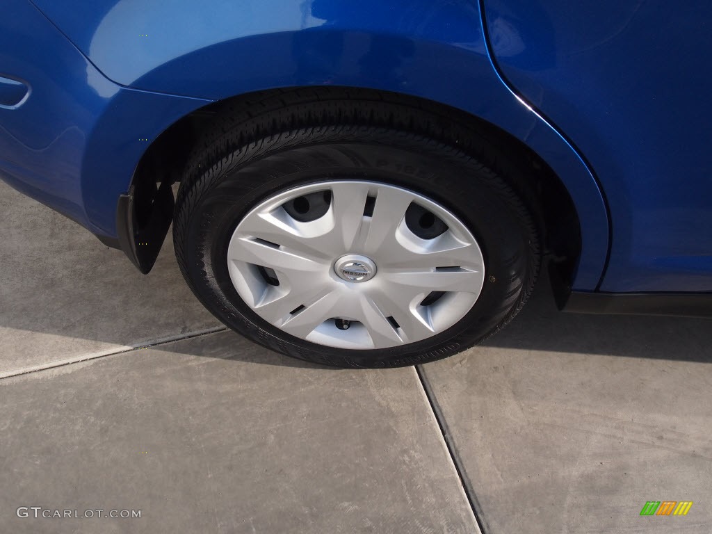 2011 Versa 1.8 S Hatchback - Metallic Blue / Charcoal photo #8