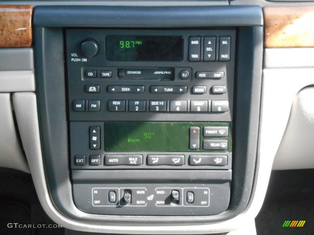 2002 Lincoln Continental Standard Continental Model Controls Photos