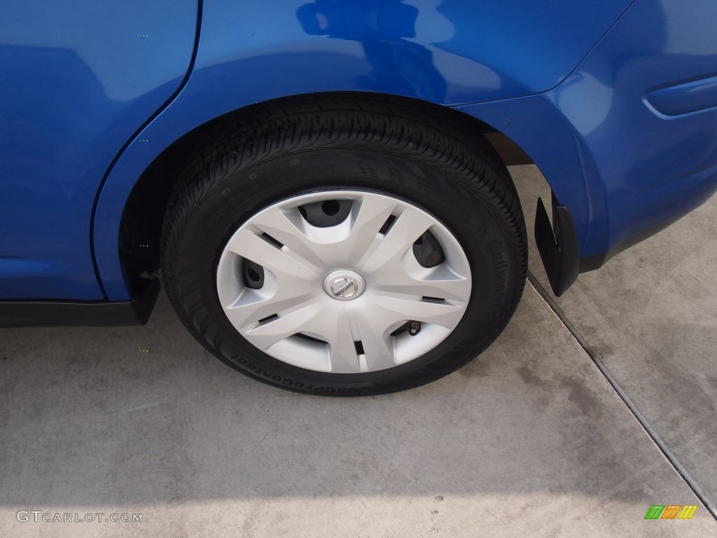 2011 Versa 1.8 S Hatchback - Metallic Blue / Charcoal photo #10
