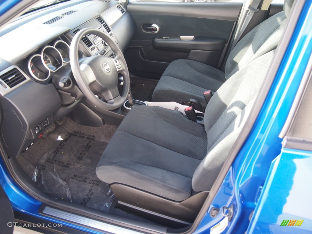 2011 Versa 1.8 S Hatchback - Metallic Blue / Charcoal photo #13