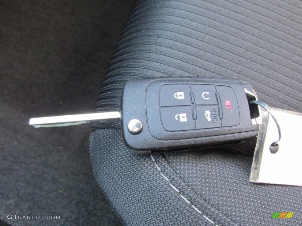 2014 Chevrolet Camaro LT/RS Convertible Keys Photos