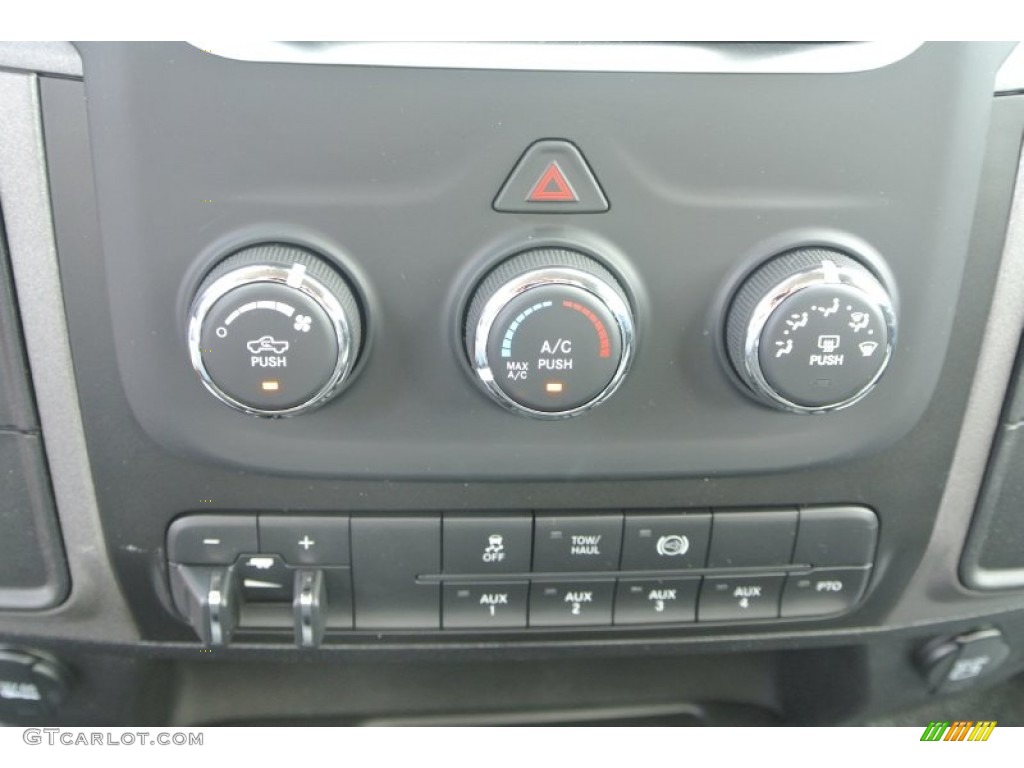 2014 Ram 5500 SLT Regular Cab 4x4 Chassis Controls Photos