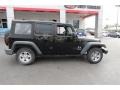 Black - Wrangler Unlimited X Photo No. 8