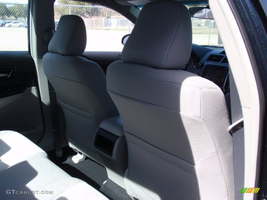 2014 Camry LE - Cosmic Gray Metallic / Ash photo #20