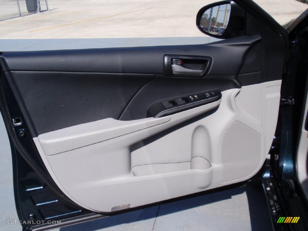 2014 Camry LE - Cosmic Gray Metallic / Ash photo #23